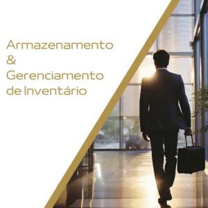 Profissional caminhando em ambiente corporativo, simbolizando estratégias de armazenamento e gerenciamento de inventário.